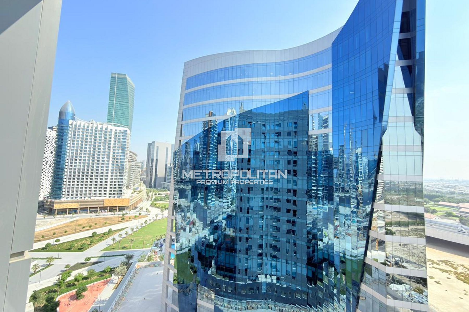 Vacant Now | Best Price | Equipped Kitchen photo-1