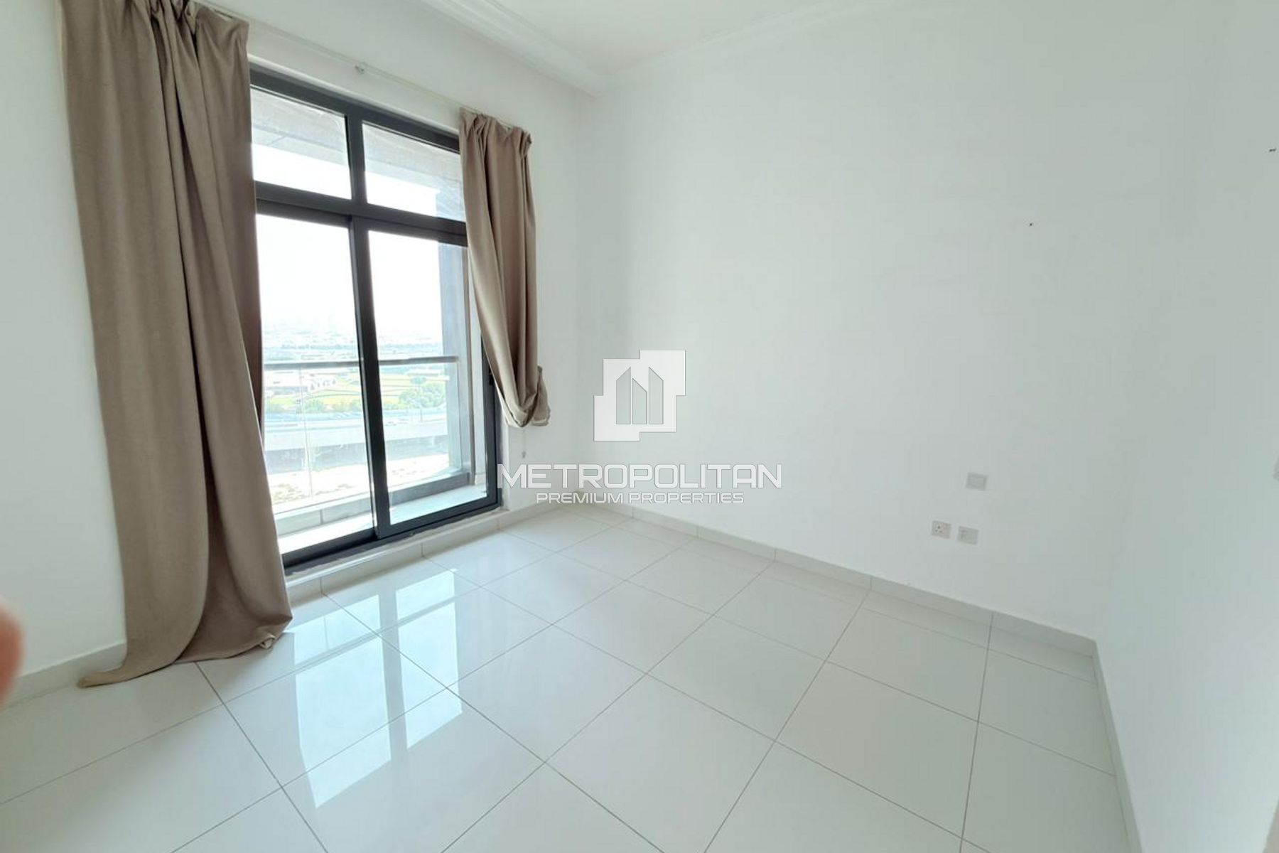 Vacant Now | Best Price | Equipped Kitchen photo-7