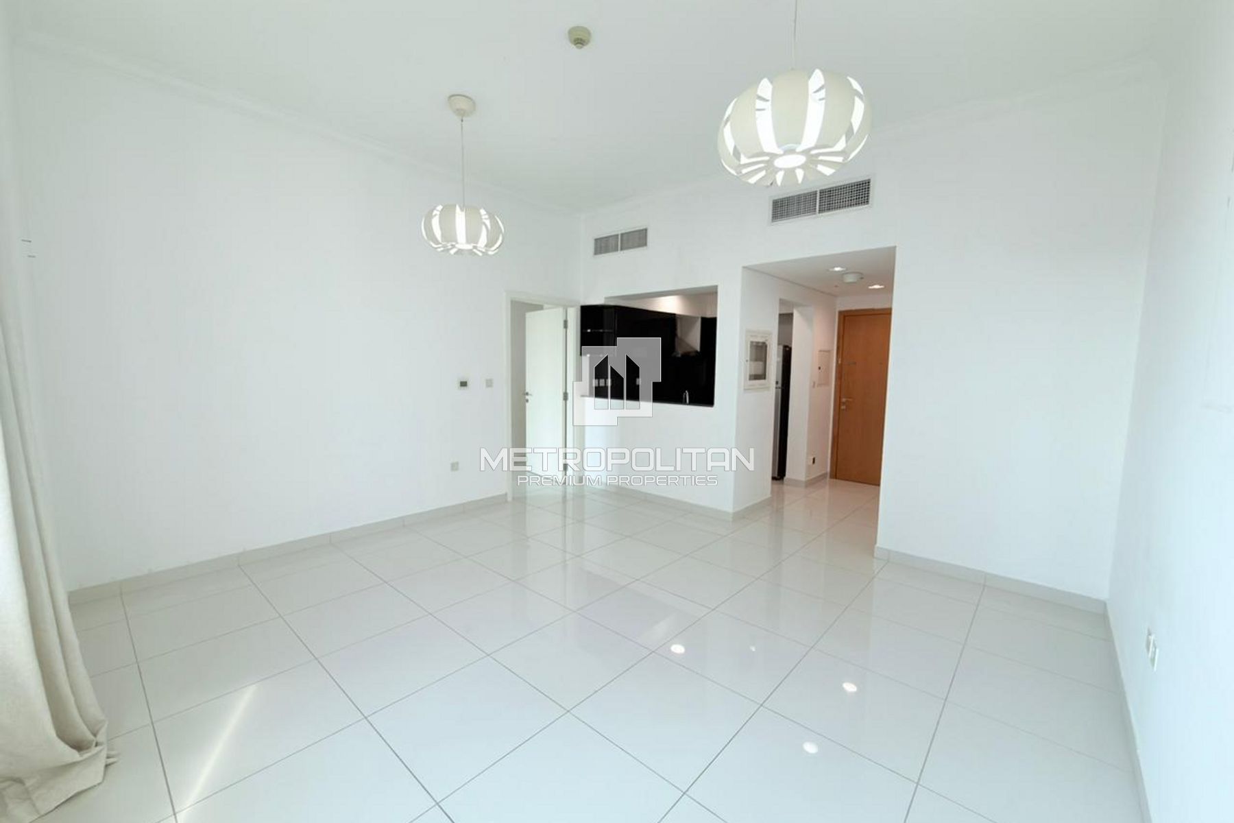 Vacant Now | Best Price | Equipped Kitchen photo-8