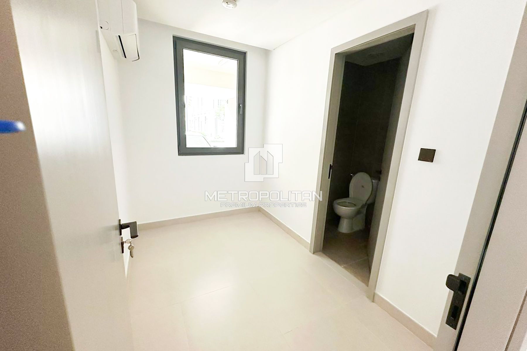 Vacant | Appliances Included | Near Amenities photo-11