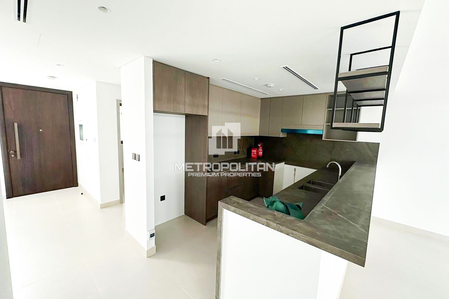 Vacant | Appliances Included | Near Amenities photo-5