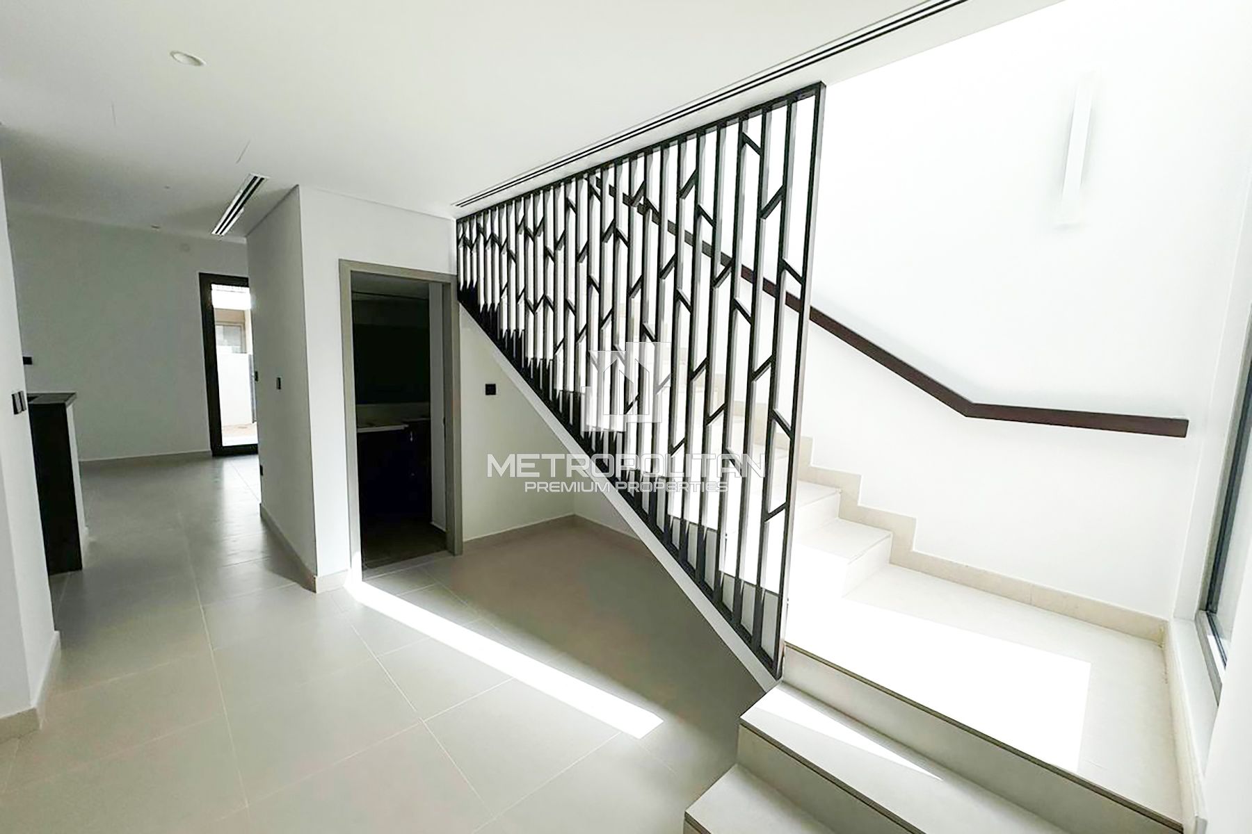 Vacant | Appliances Included | Near Amenities photo-7