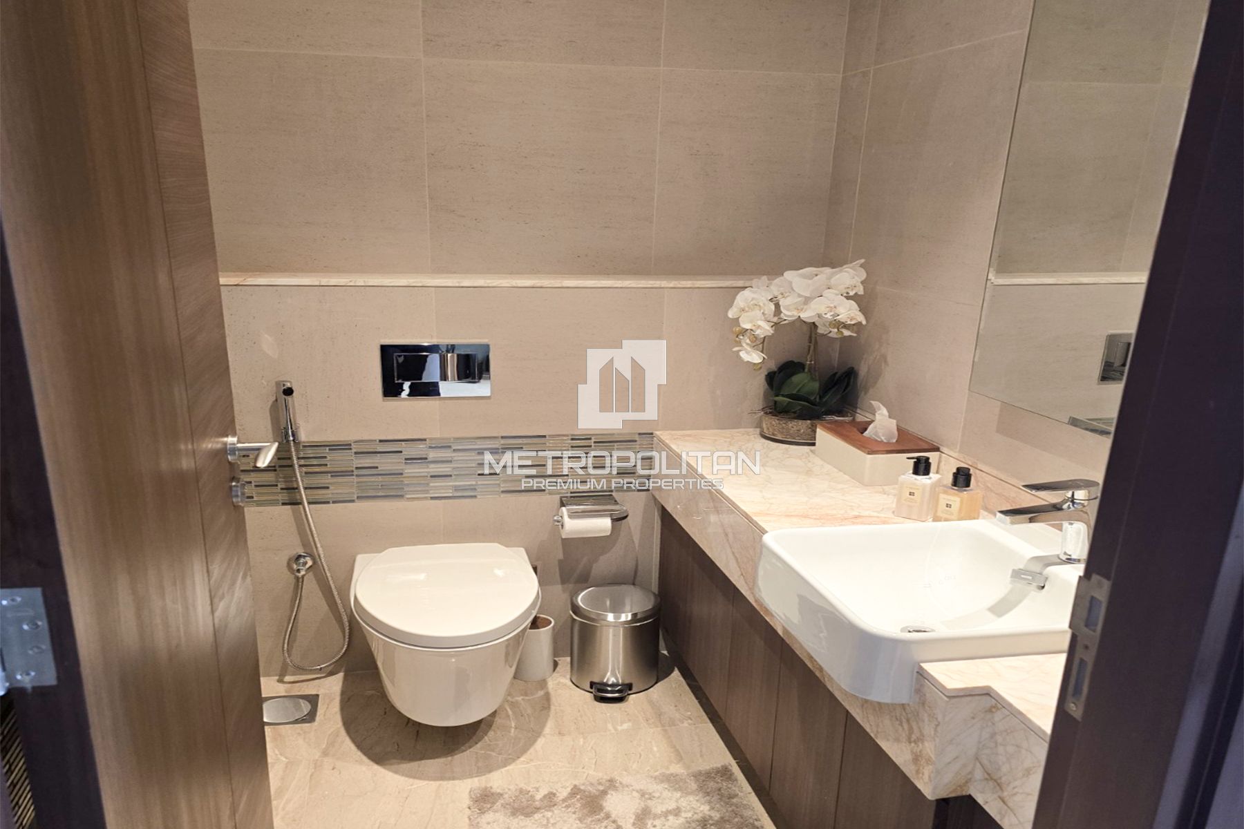 Luxury Furnishing | Fully Upgraded | Canal View photo-1