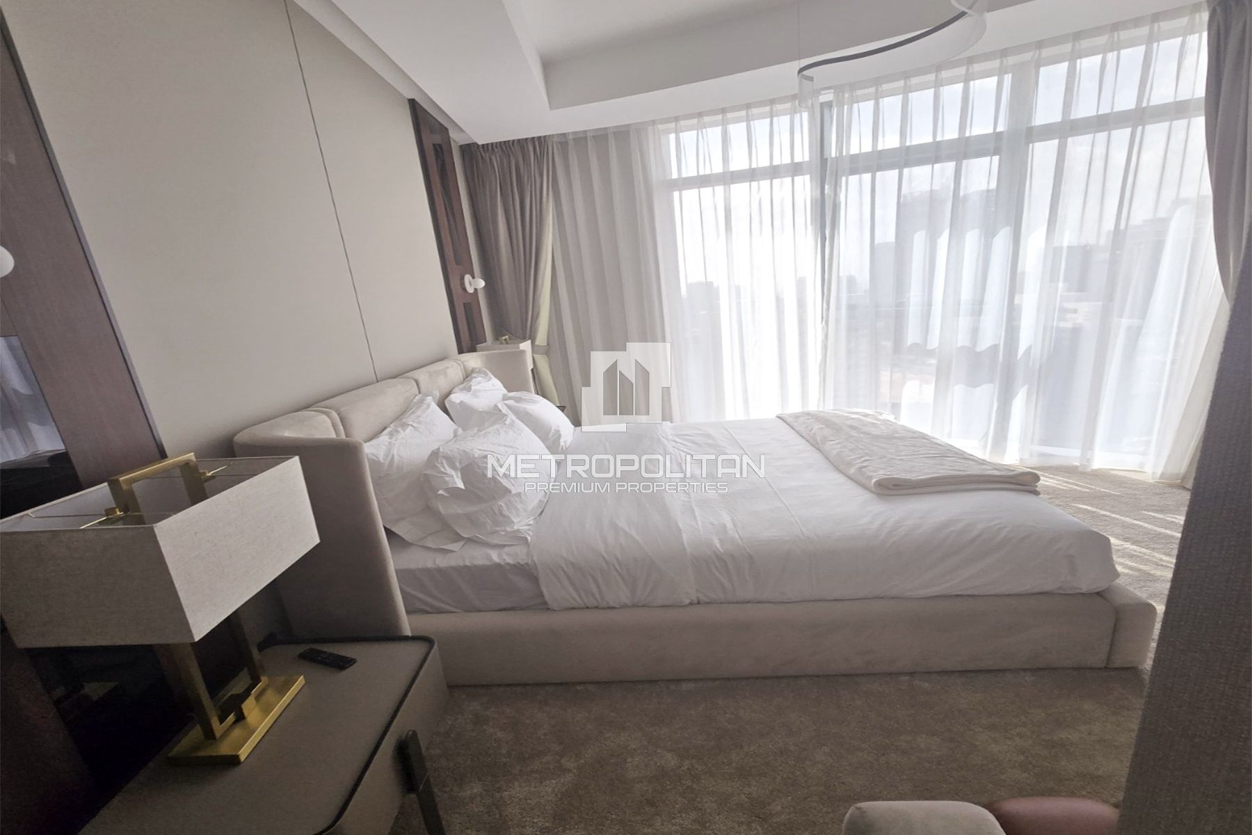 Luxury Furnishing | Fully Upgraded | Canal View photo-8