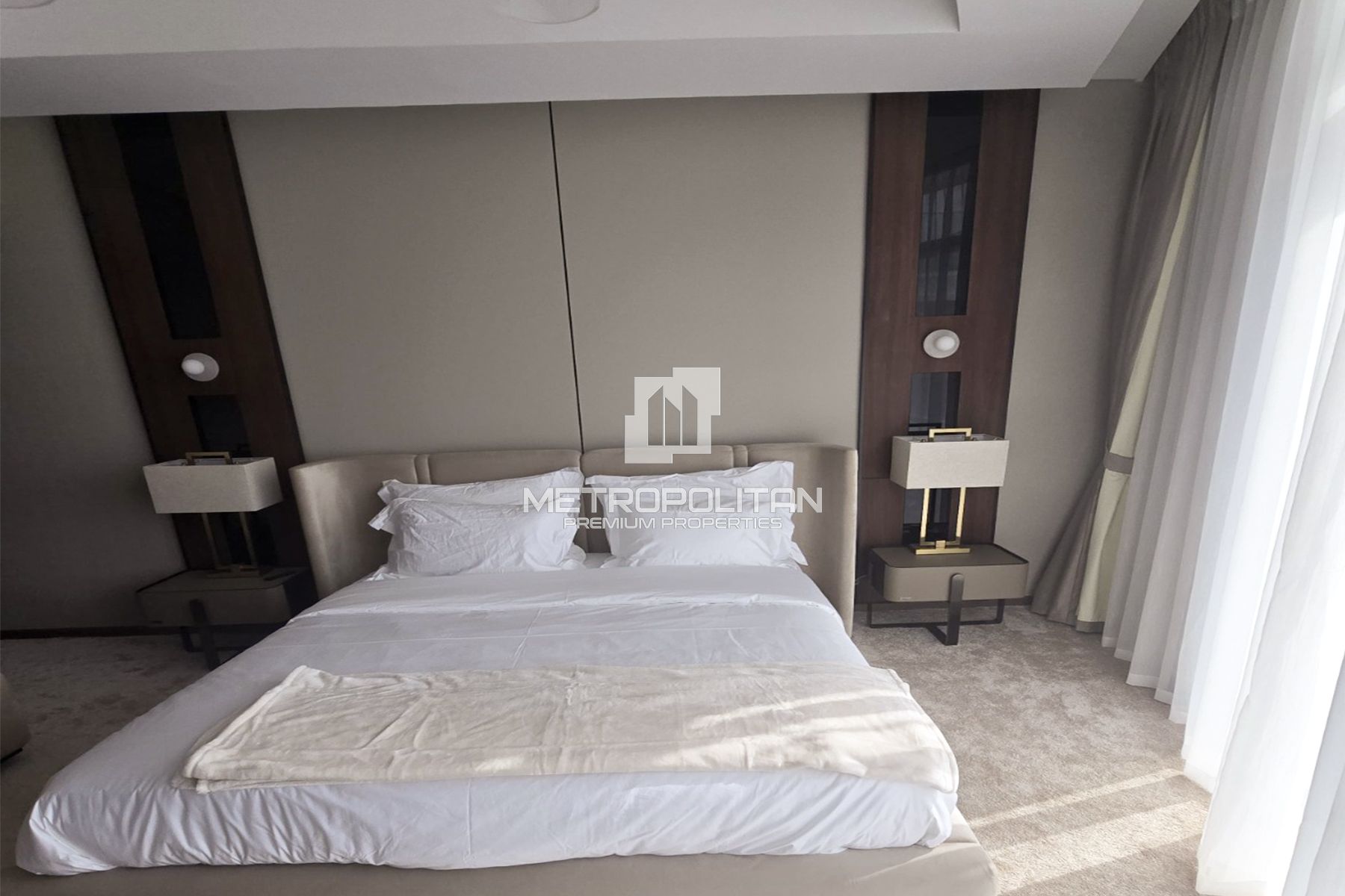 Luxury Furnishing | Fully Upgraded | Canal View photo-9