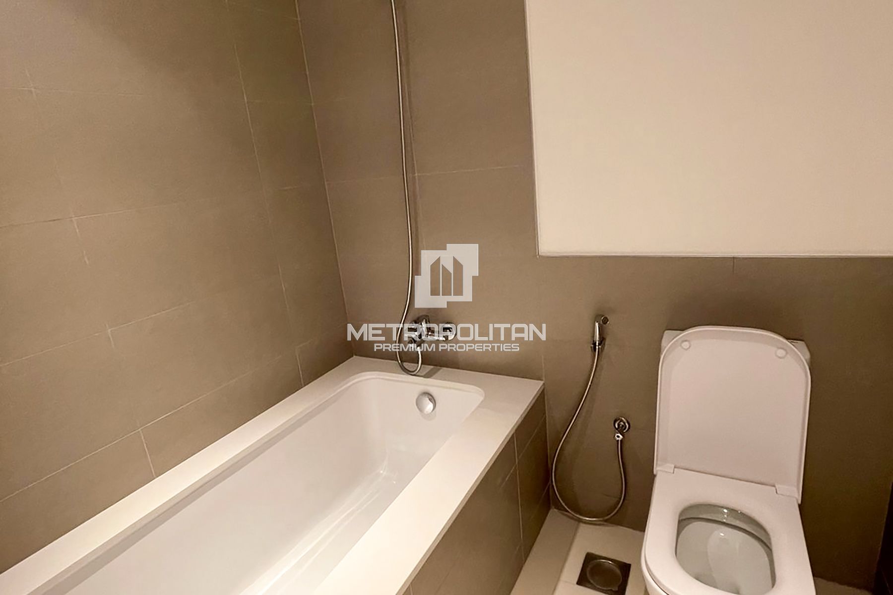 Spacious Layout | Prime Location | Great Layout photo-3