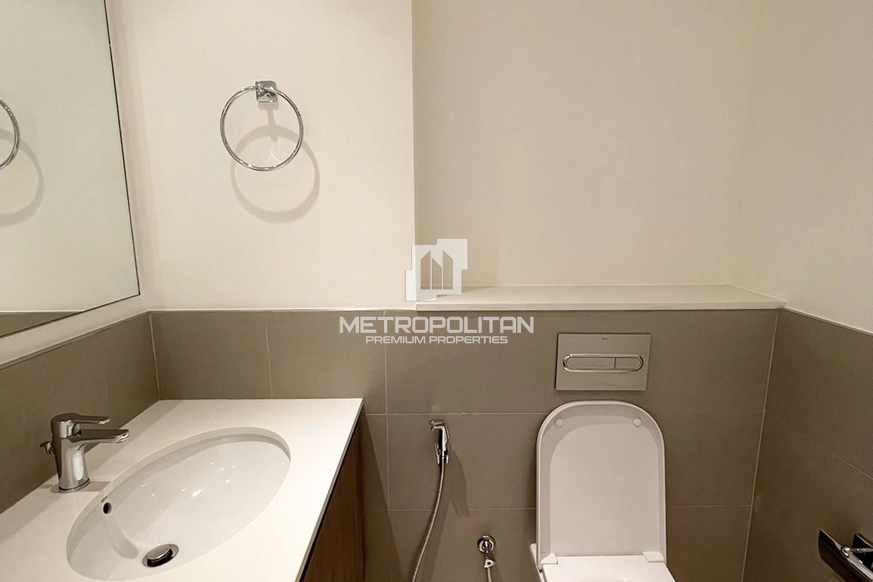 Spacious Layout | Prime Location | Great Layout photo-5