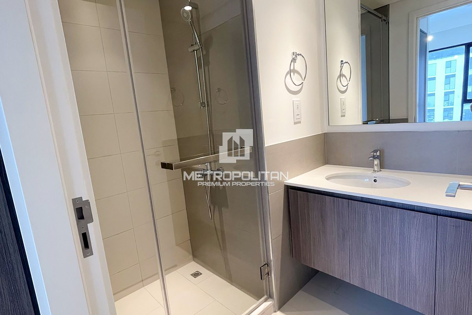 Spacious Layout | Prime Location | Great Layout photo-16