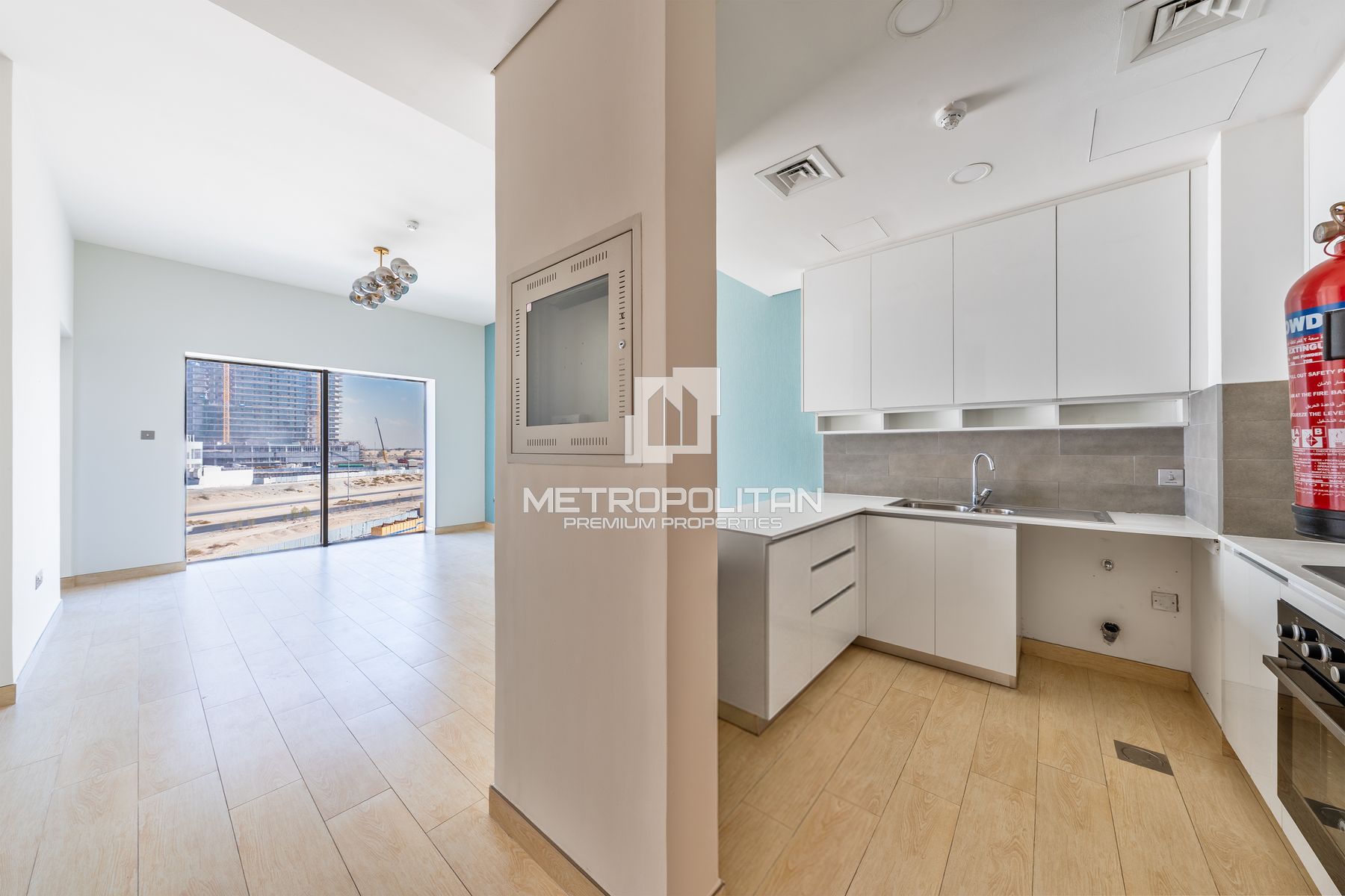 Luxurious and Stylish | Brand New | Prime Location photo-0