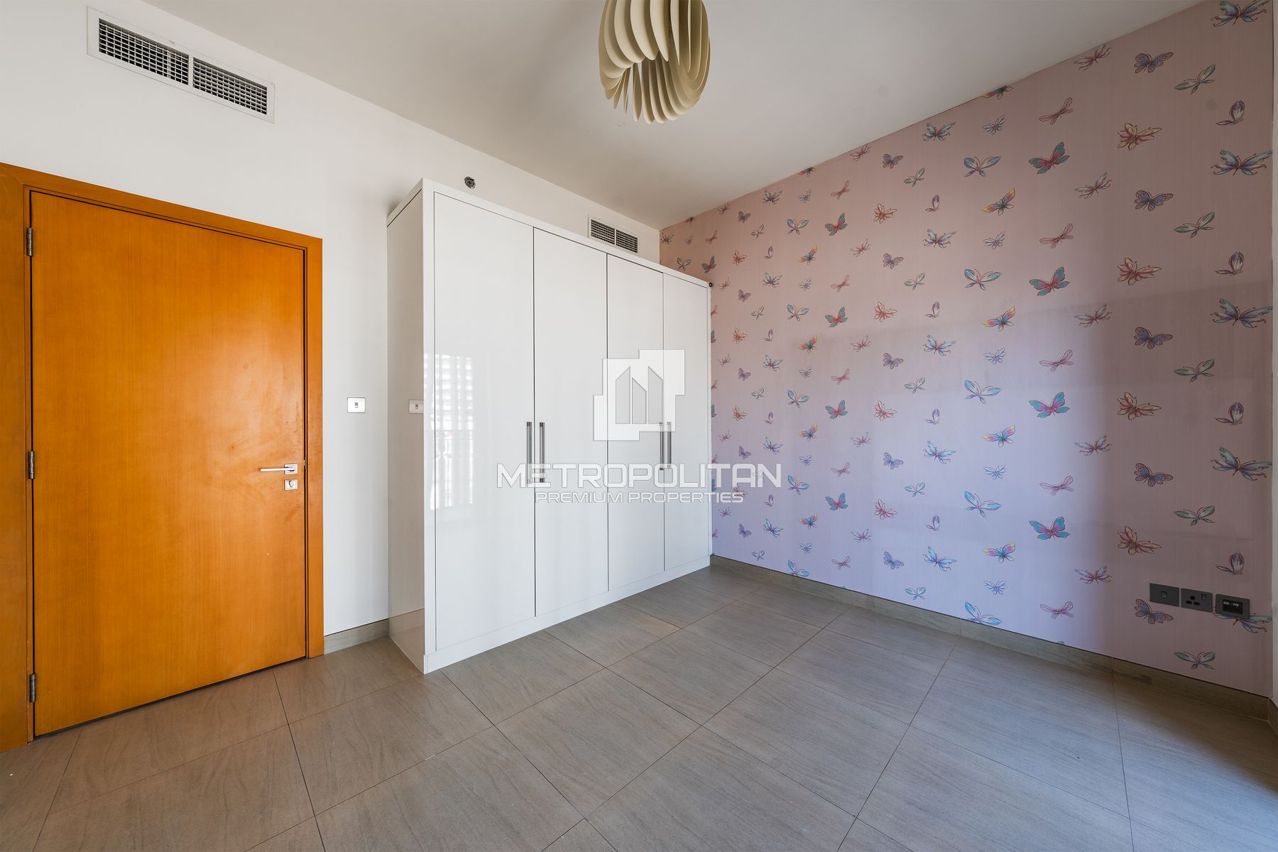 Luxurious and Stylish | Brand New | Prime Location photo-2