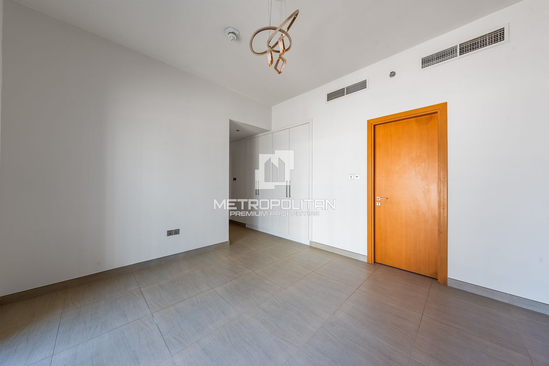 Luxurious and Stylish | Brand New | Prime Location photo-4