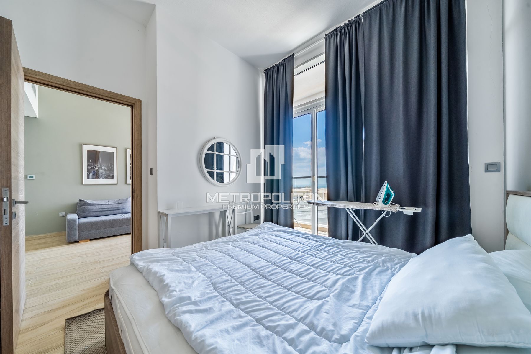 Prime Location | Vacant | Fully Furnished photo-4