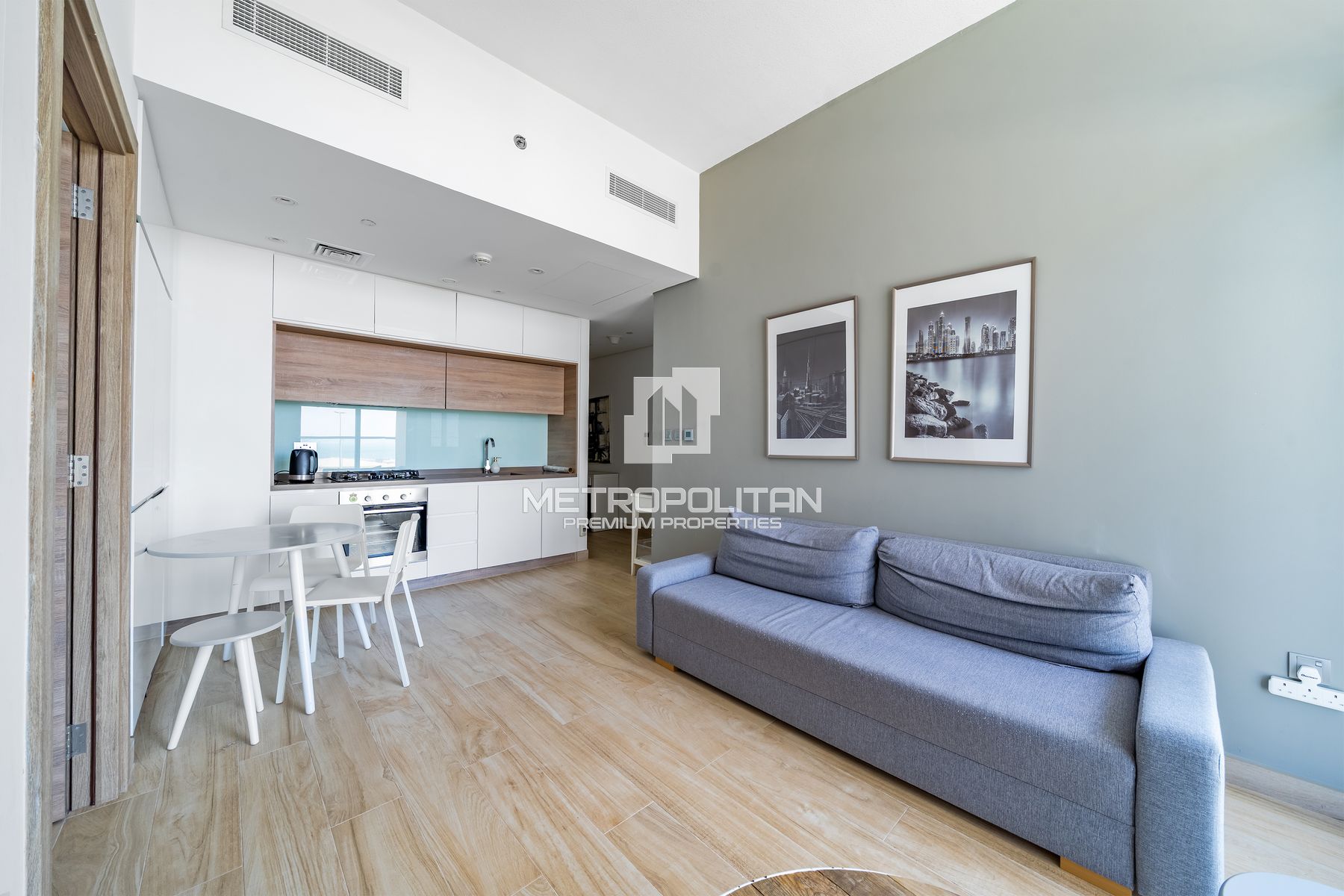 Prime Location | Vacant | Fully Furnished photo-17