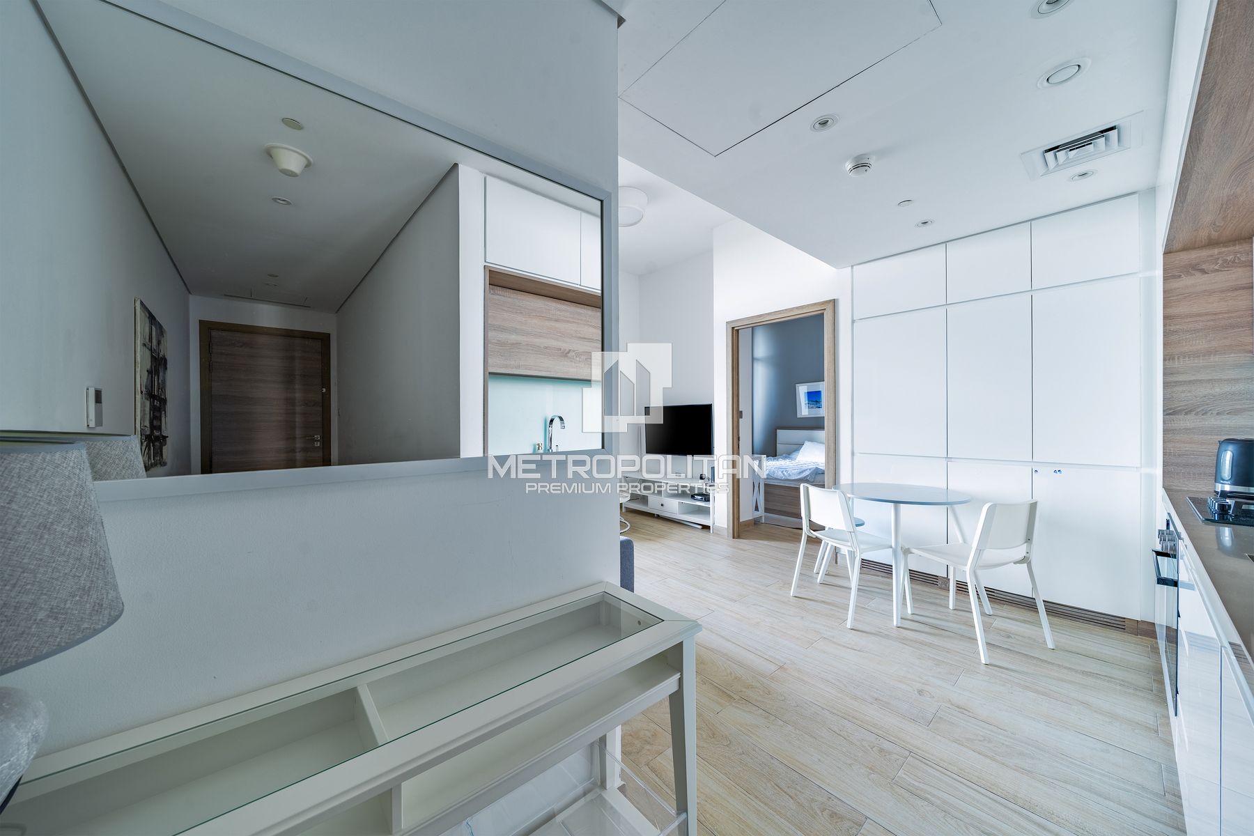 Prime Location | Vacant | Fully Furnished photo-19