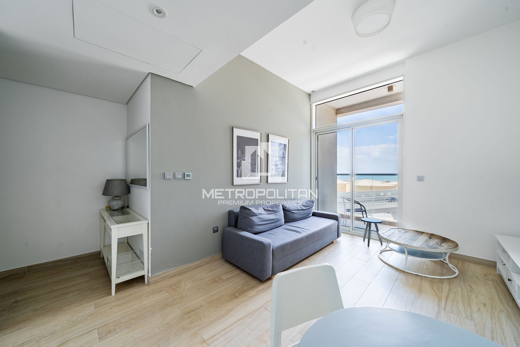 Prime Location | Vacant | Fully Furnished photo-21