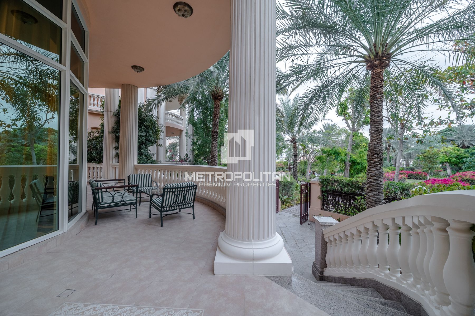 Luxury Beachfront Villa| 5 Star Resort Privileges