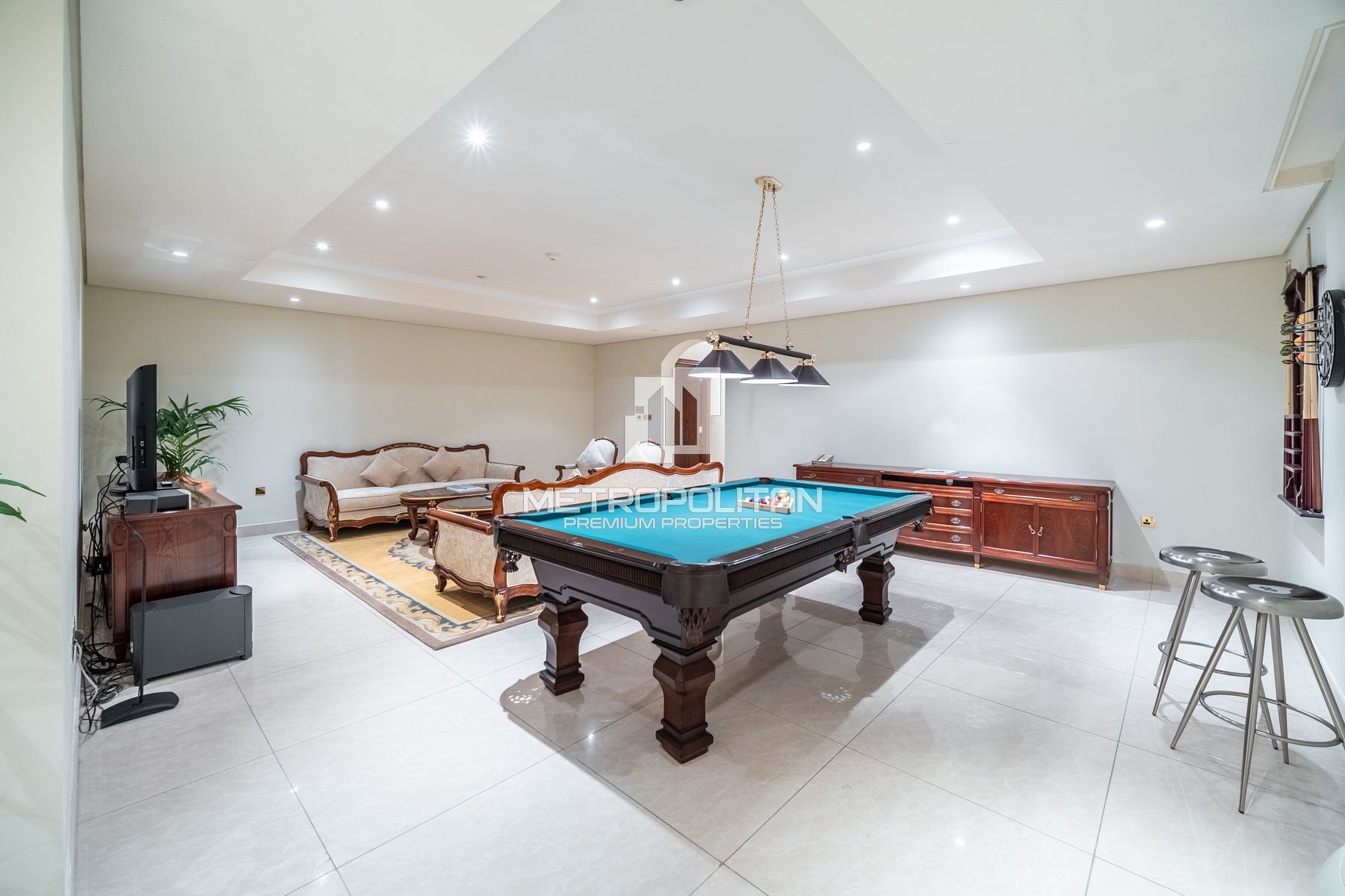 Luxury Beachfront Villa| 5 Star Resort Privileges
