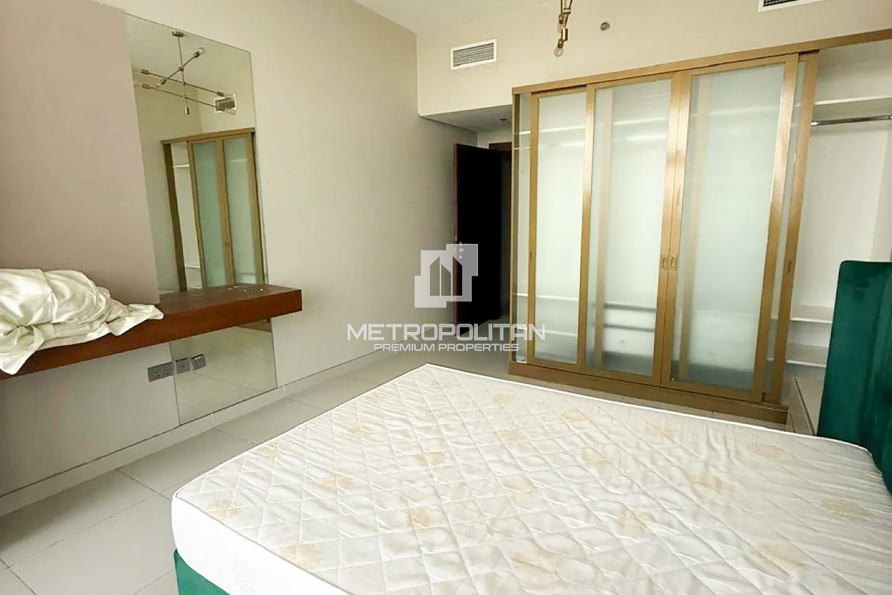 Furnished | Spacious | 1 Bedroom | Vacant March photo-5