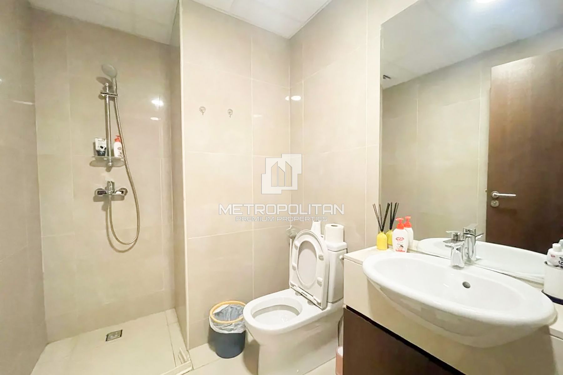 Furnished | Spacious | 1 Bedroom | Vacant March photo-7