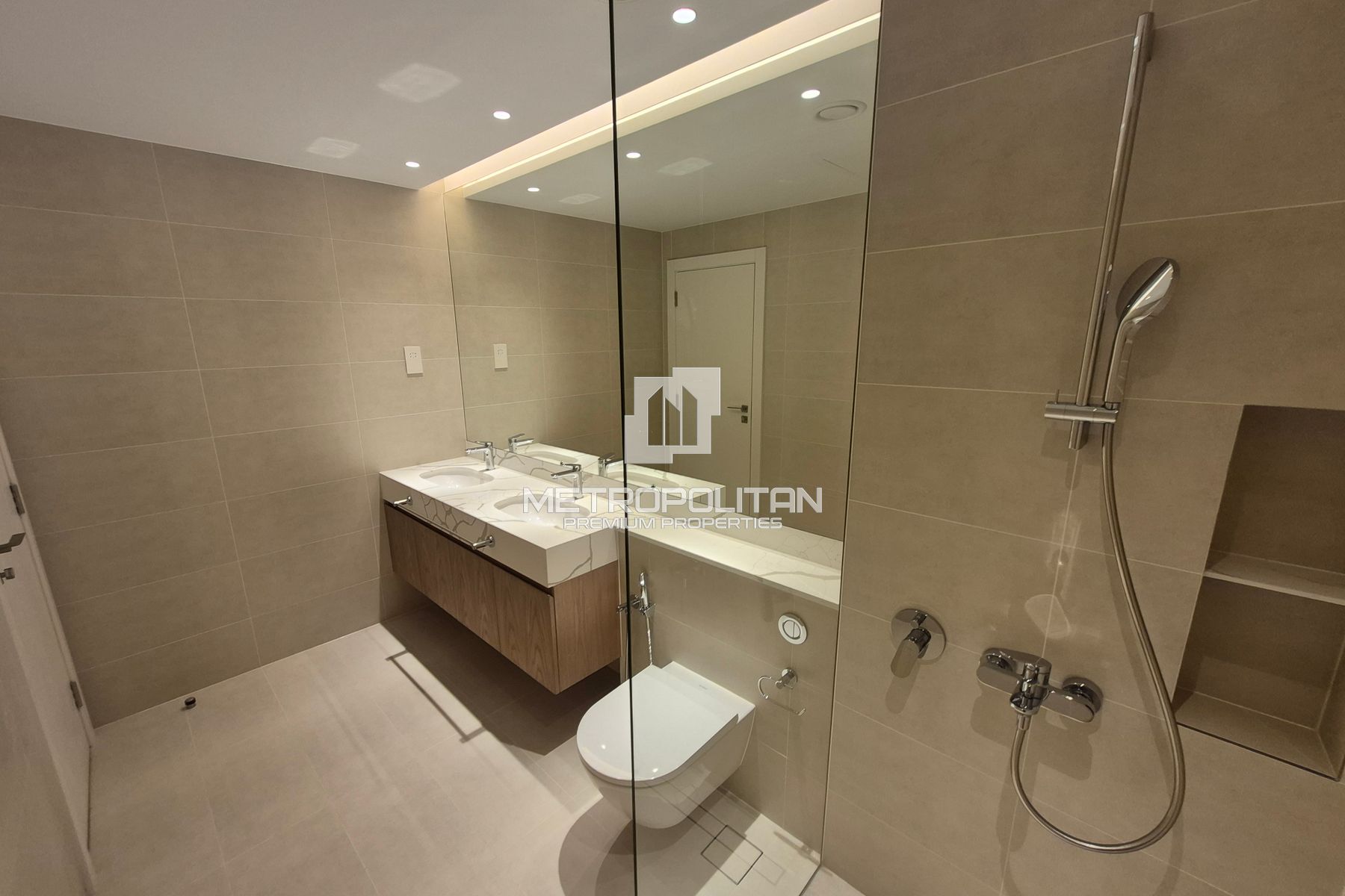 الحياة الفاخرة | إطلالة رائعة على البحر | وحدة زاوية photo-12