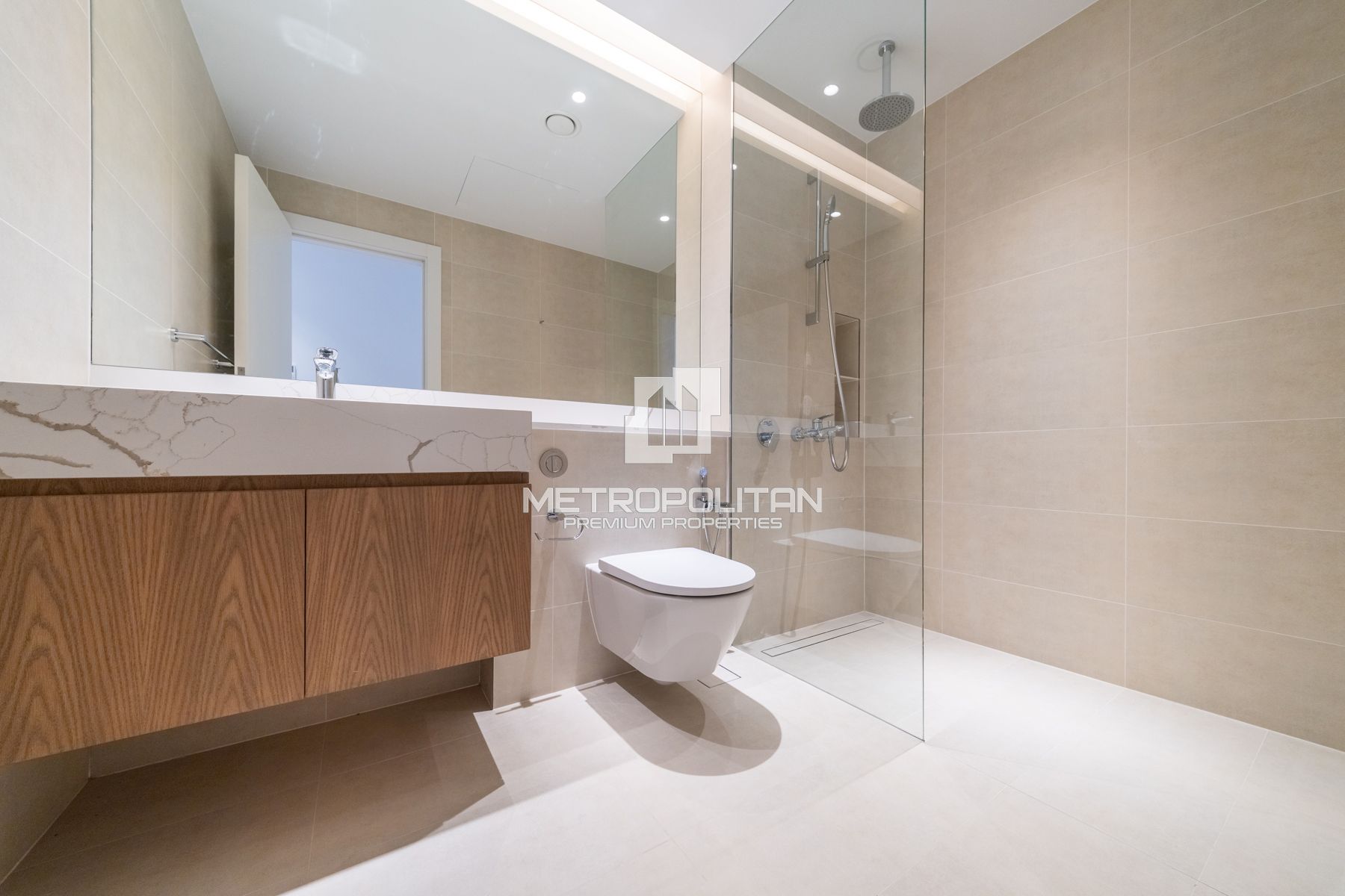 الحياة الفاخرة | إطلالة رائعة على البحر | وحدة زاوية photo-8