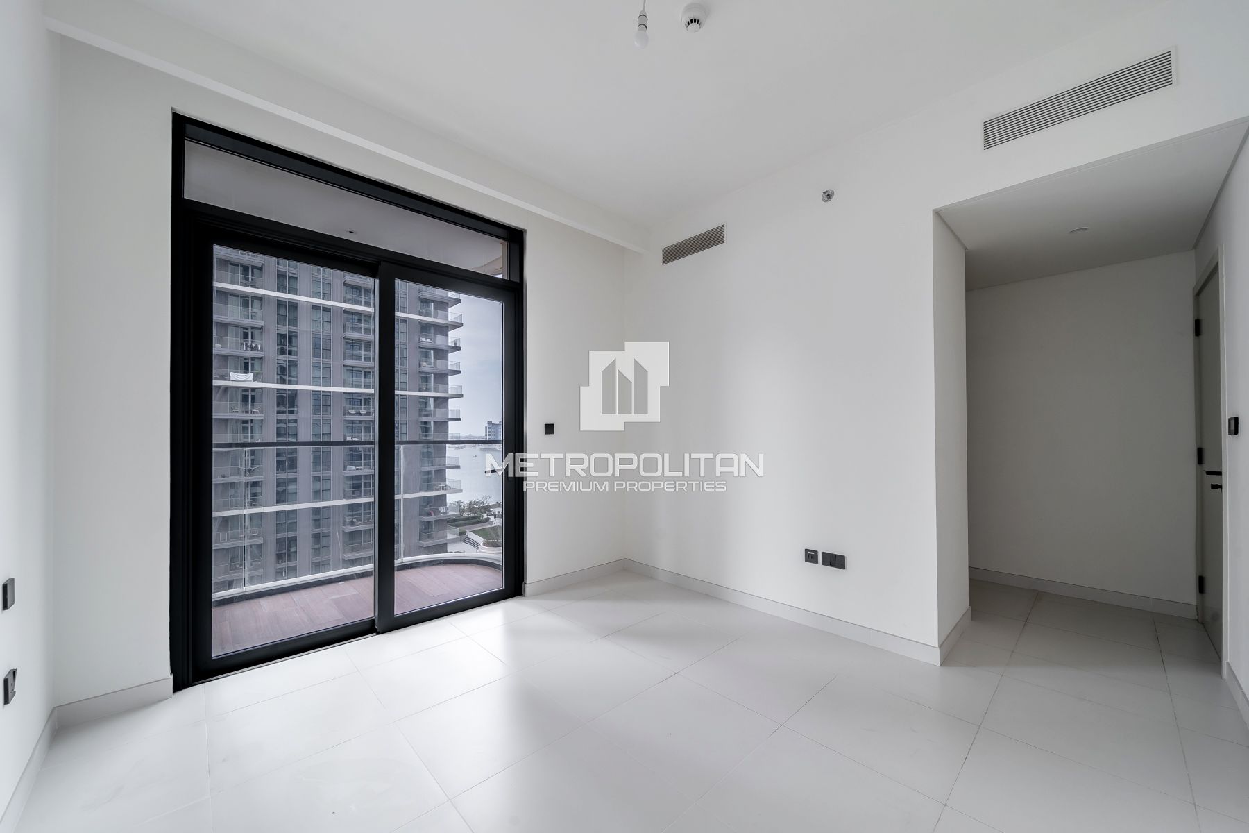 Image - Marina Vista Tower 2, Dubai Harbour, Дубай | Project - Апартаменты