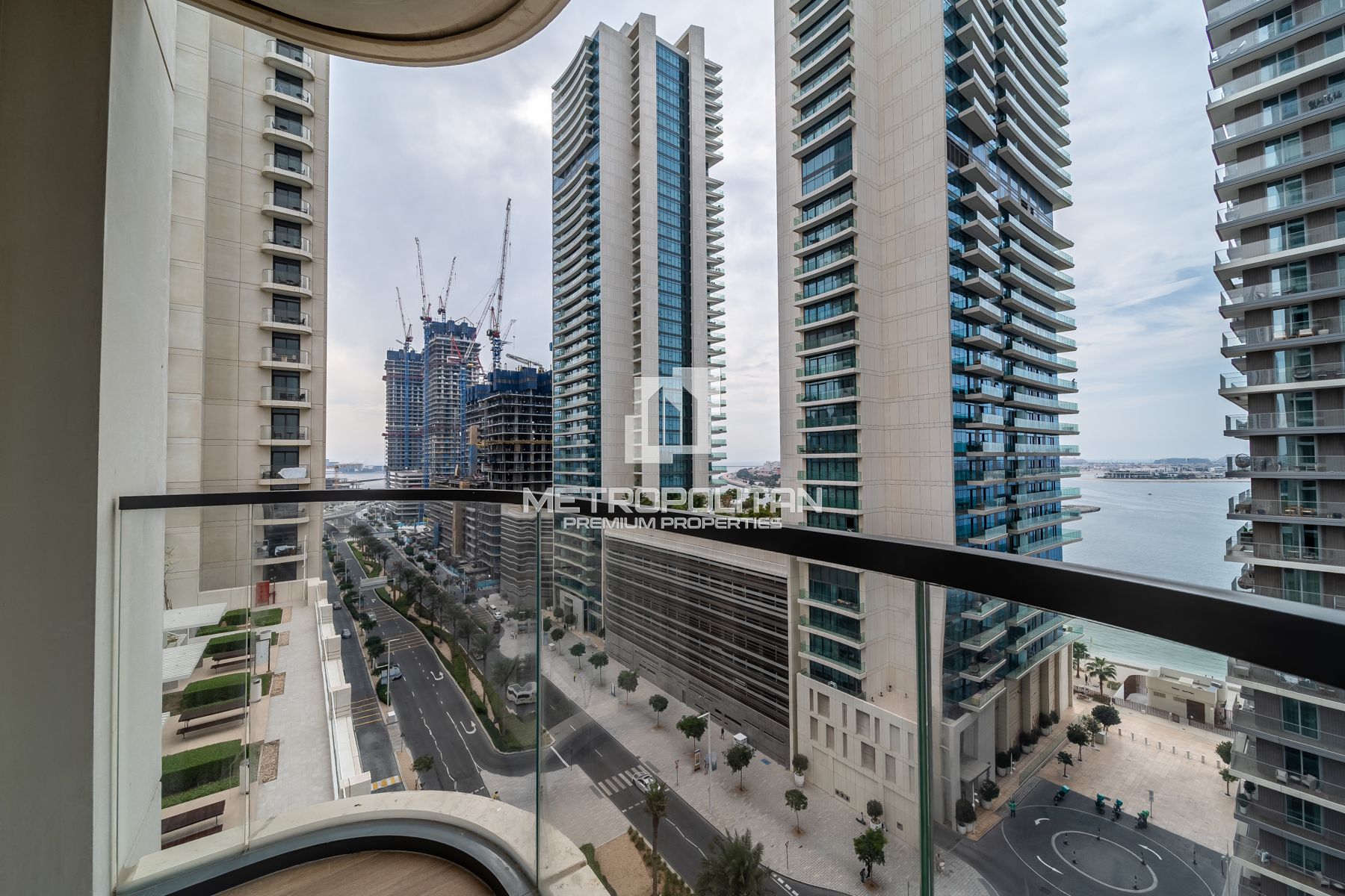 Image - Marina Vista Tower 2, Dubai Harbour, Дубай | Project - Апартаменты