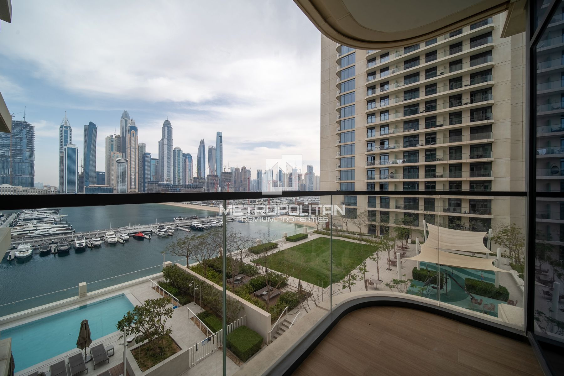 Image - Marina Vista Tower 2, Dubai Harbour, Дубай | Project - Апартаменты