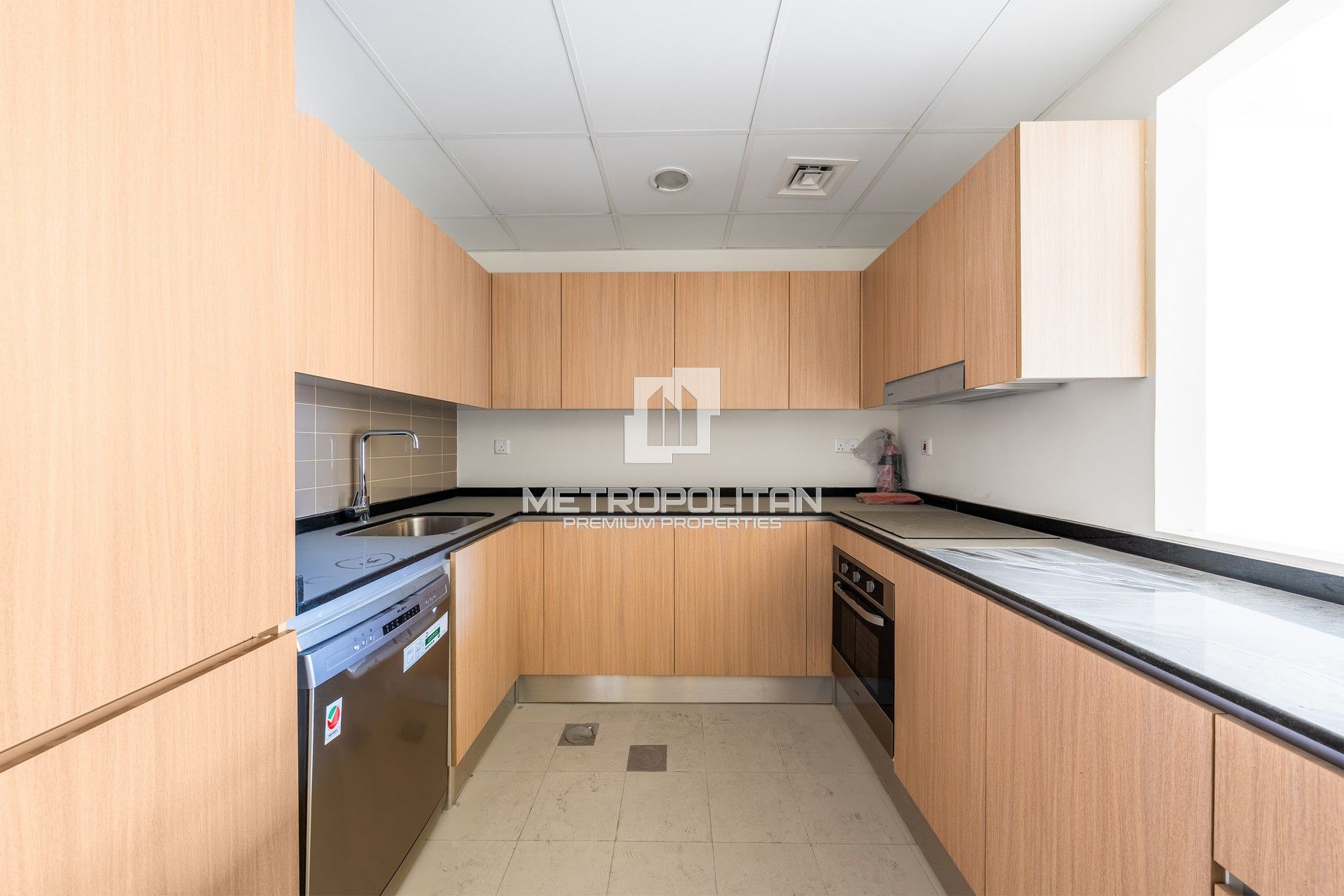 Ready to Move In | Prime Location | Spacious photo-6