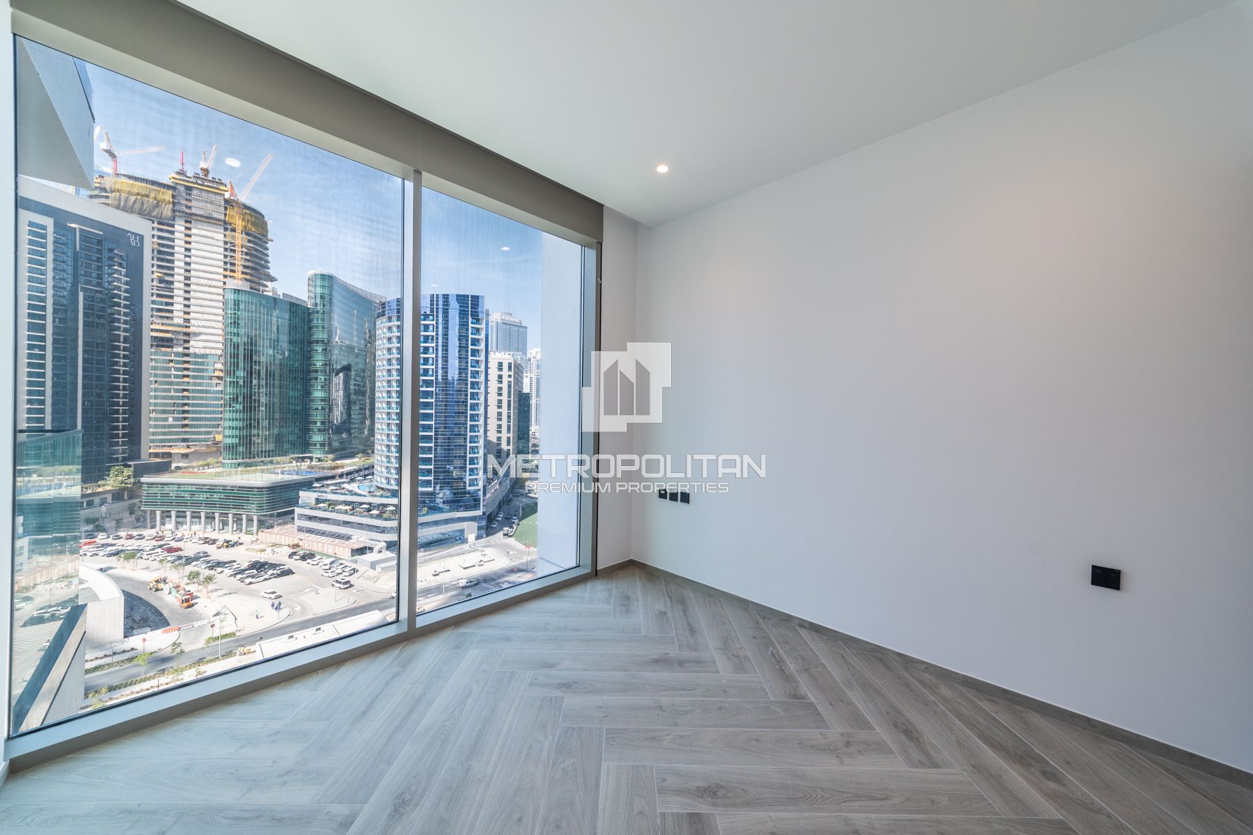 Elegant and Stylish | Canal Views | Prime Location photo-2