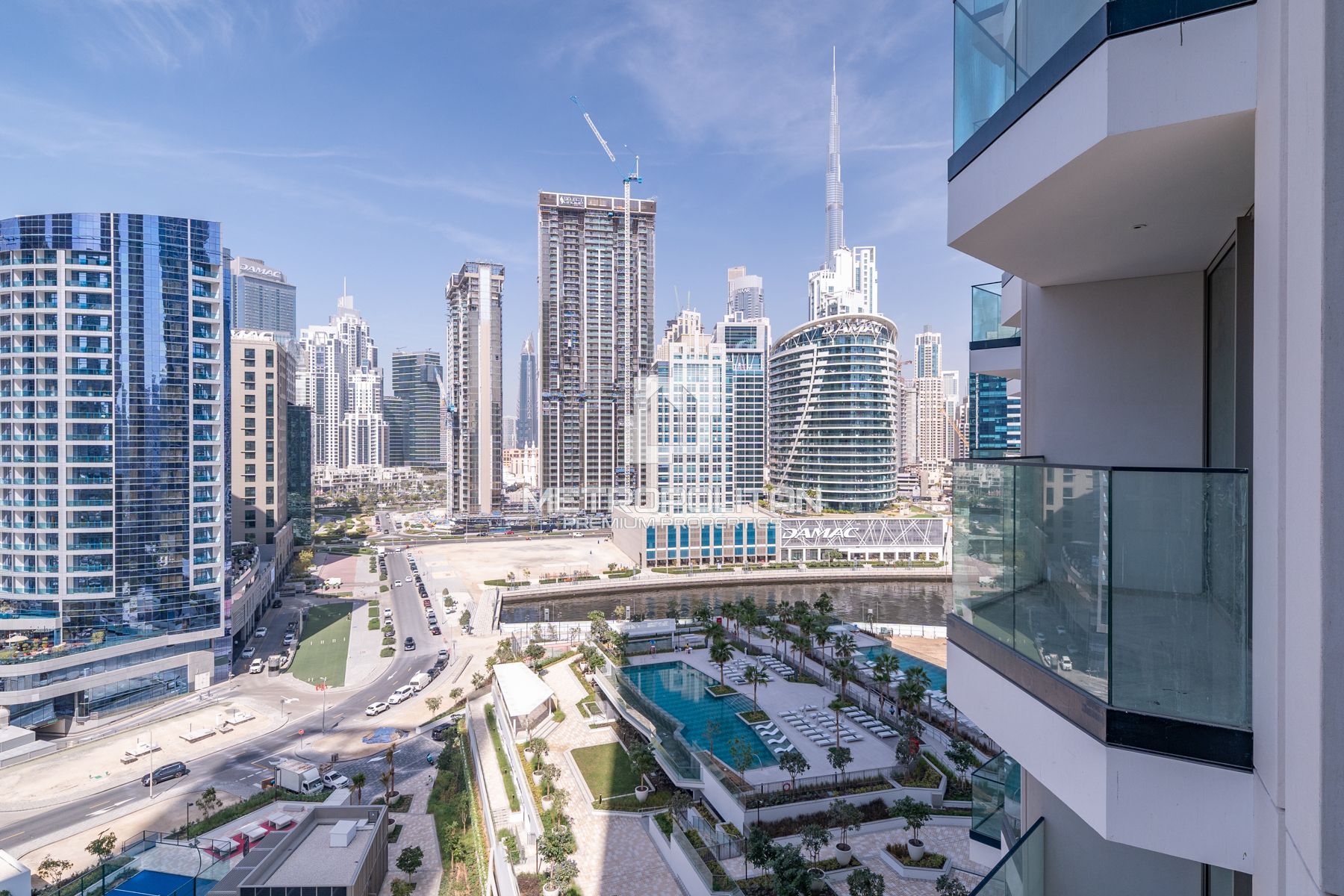 Elegant and Stylish | Canal Views | Prime Location photo-6