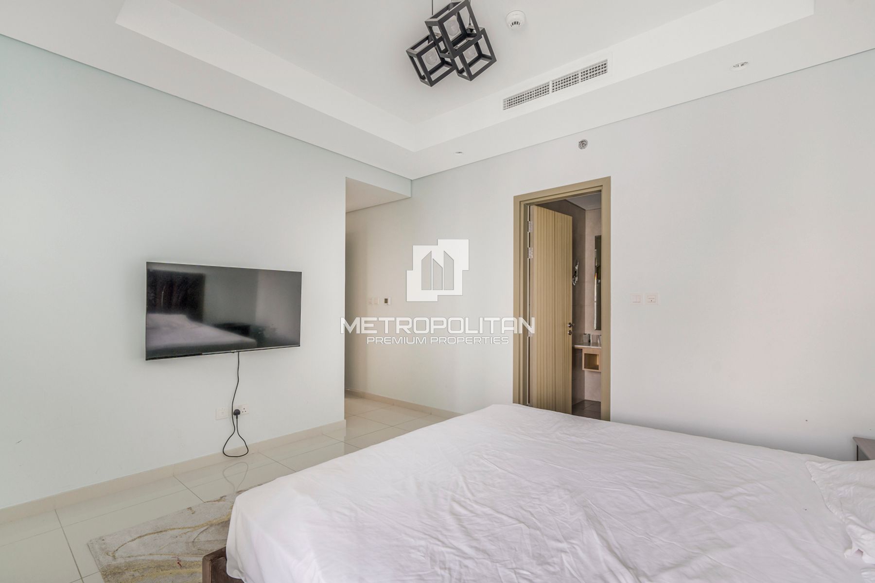 Furnished | Spacious 2 Bedroom | Burj Khalifa View photo-2