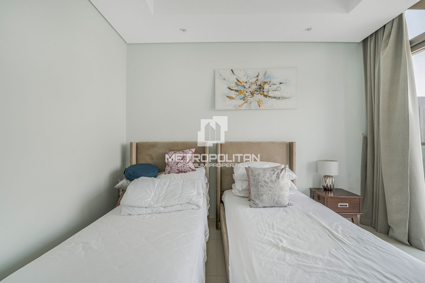 Furnished | Spacious 2 Bedroom | Burj Khalifa View photo-5