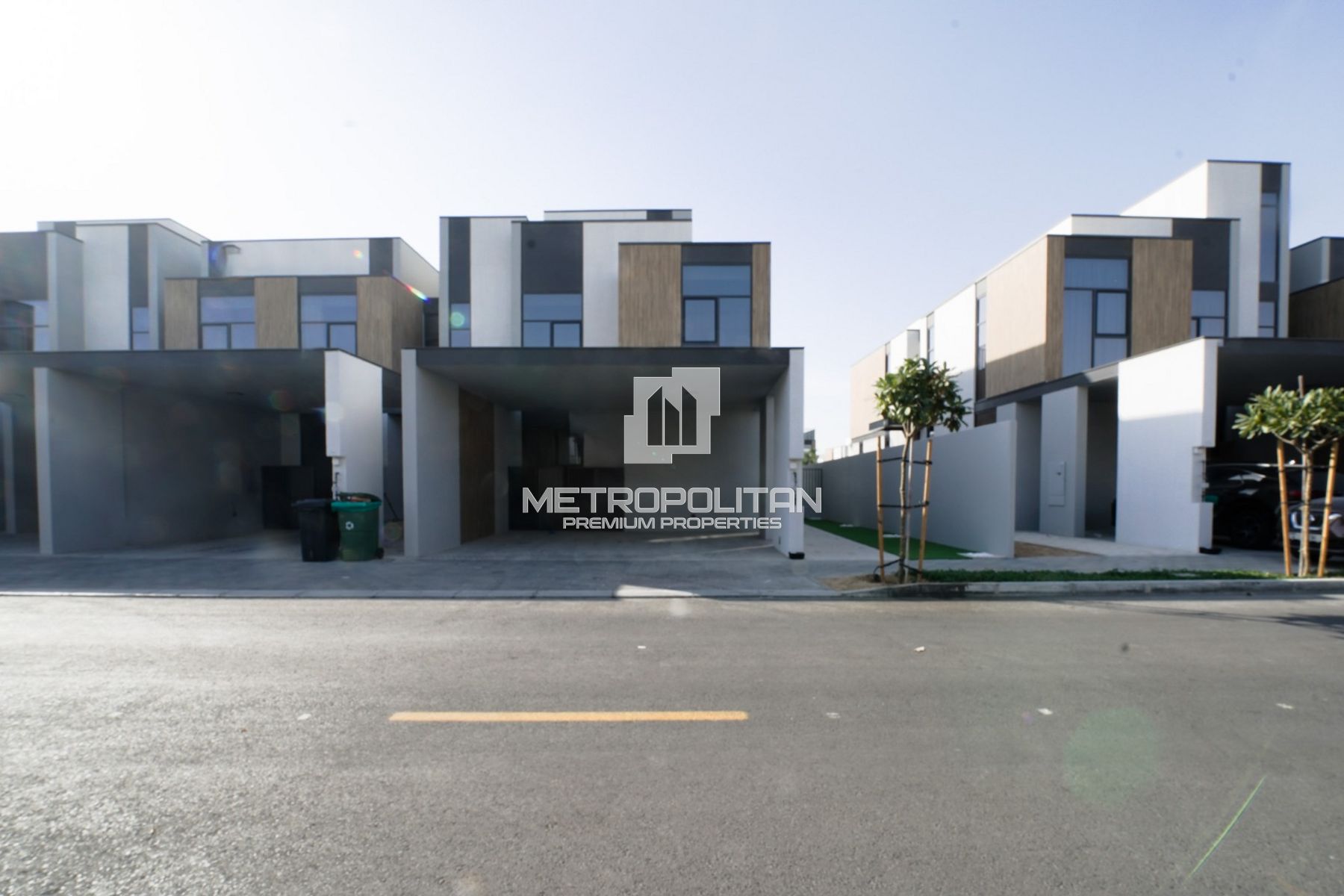 Brand New  I Close to Central Park I G+2