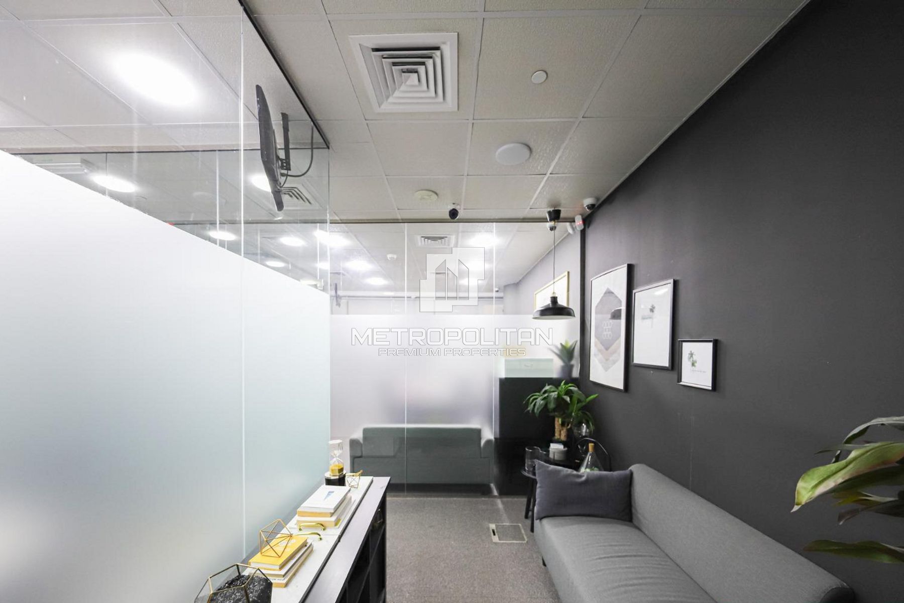 Image - Almas Tower, Jumeirah Lake Towers, Dubai | Project - Office