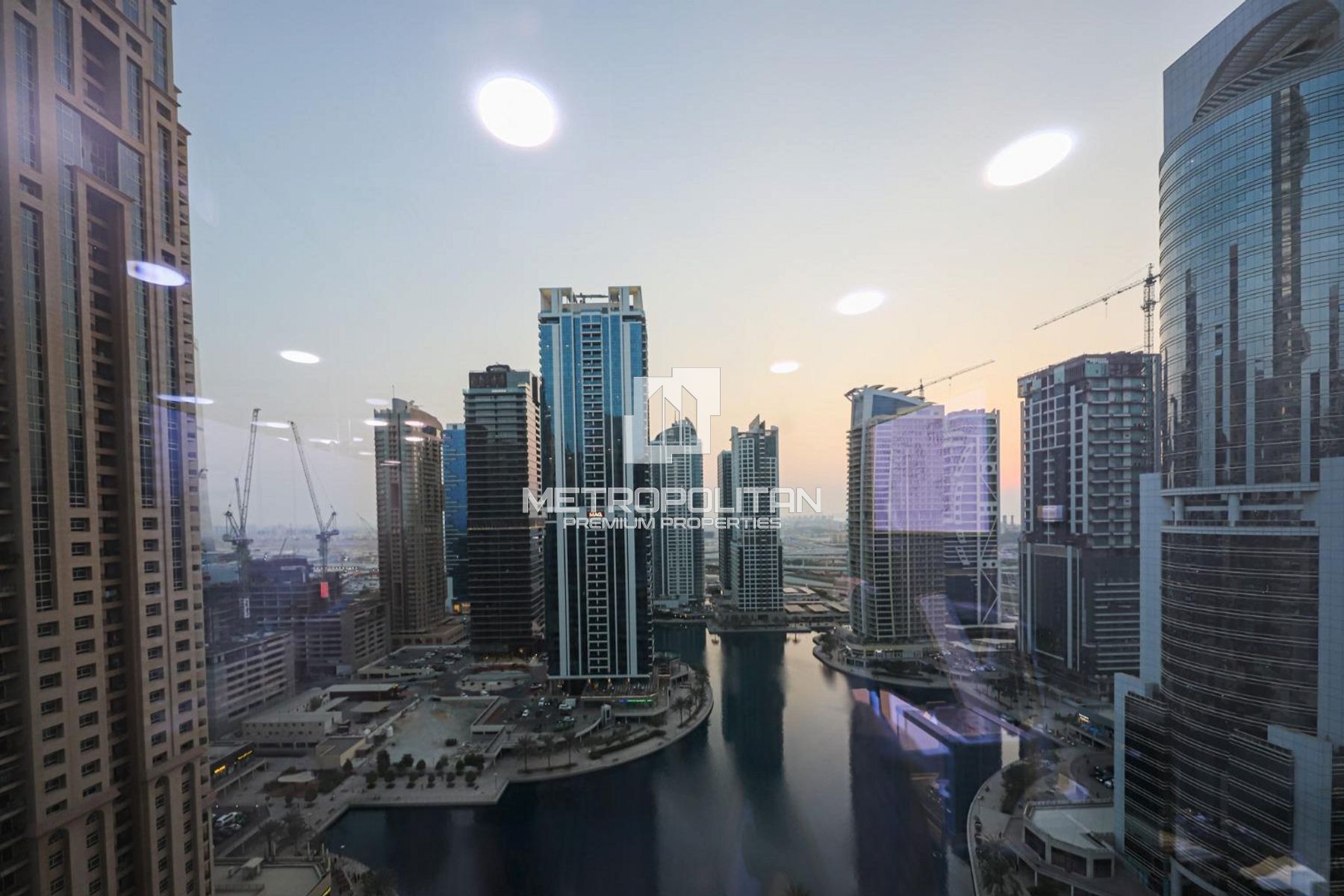 Image - Almas Tower, Jumeirah Lake Towers, Dubai | Project - Office