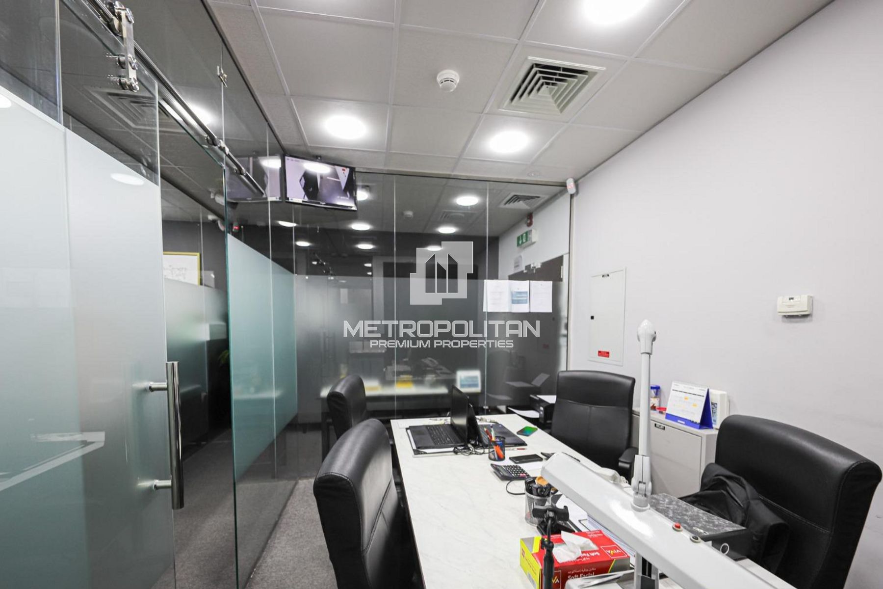 Image - Almas Tower, Jumeirah Lake Towers, Dubai | Project - Office