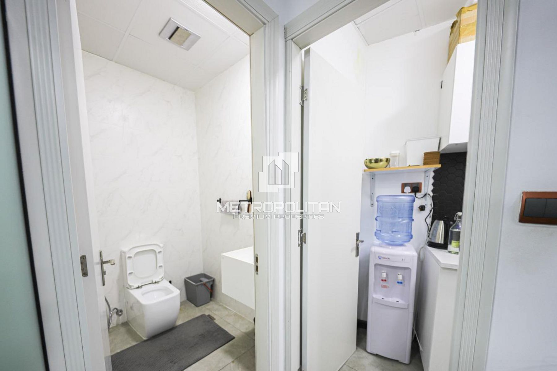 Image - Almas Tower, Jumeirah Lake Towers, Dubai | Project - Office