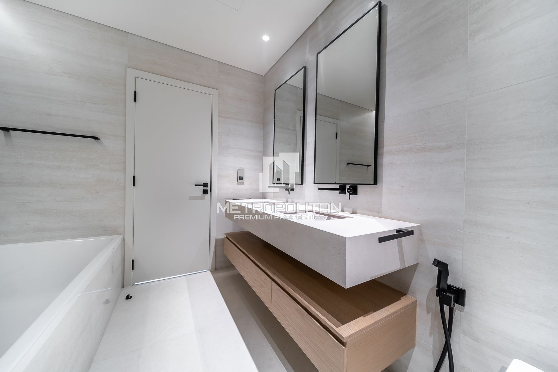 Appartement 2 chambres à louer à Al Jaddaf – MPR-9237 photo-17