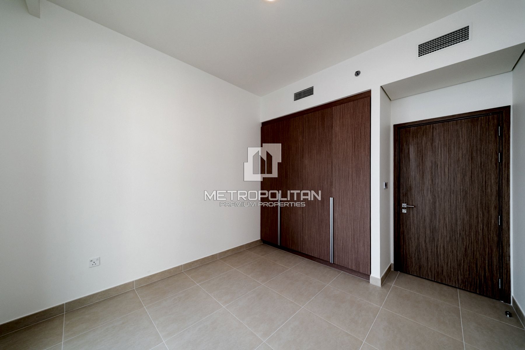 Premium Unit | Facing the Marina | Mid Floor