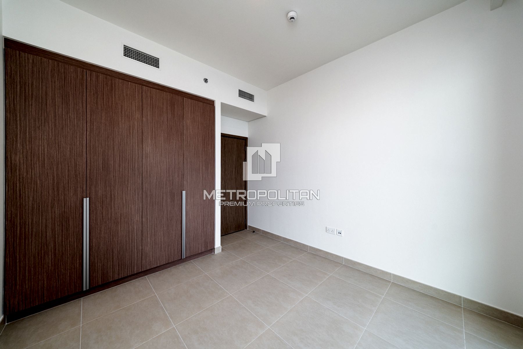Premium Unit | Facing the Marina | Mid Floor