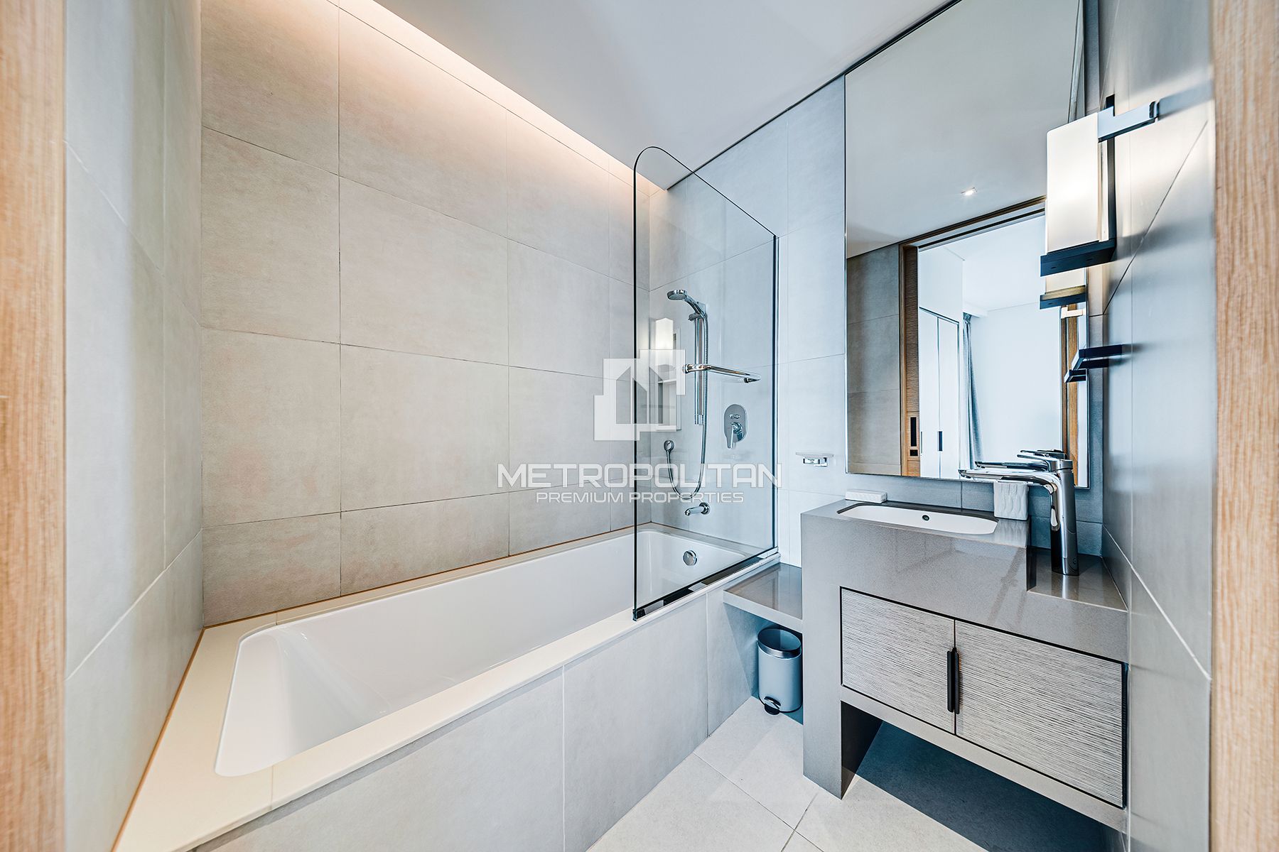 Image - Jumeirah Gate Tower 1, Jumeirah Beach Residence, Dubai | Project - Apartment