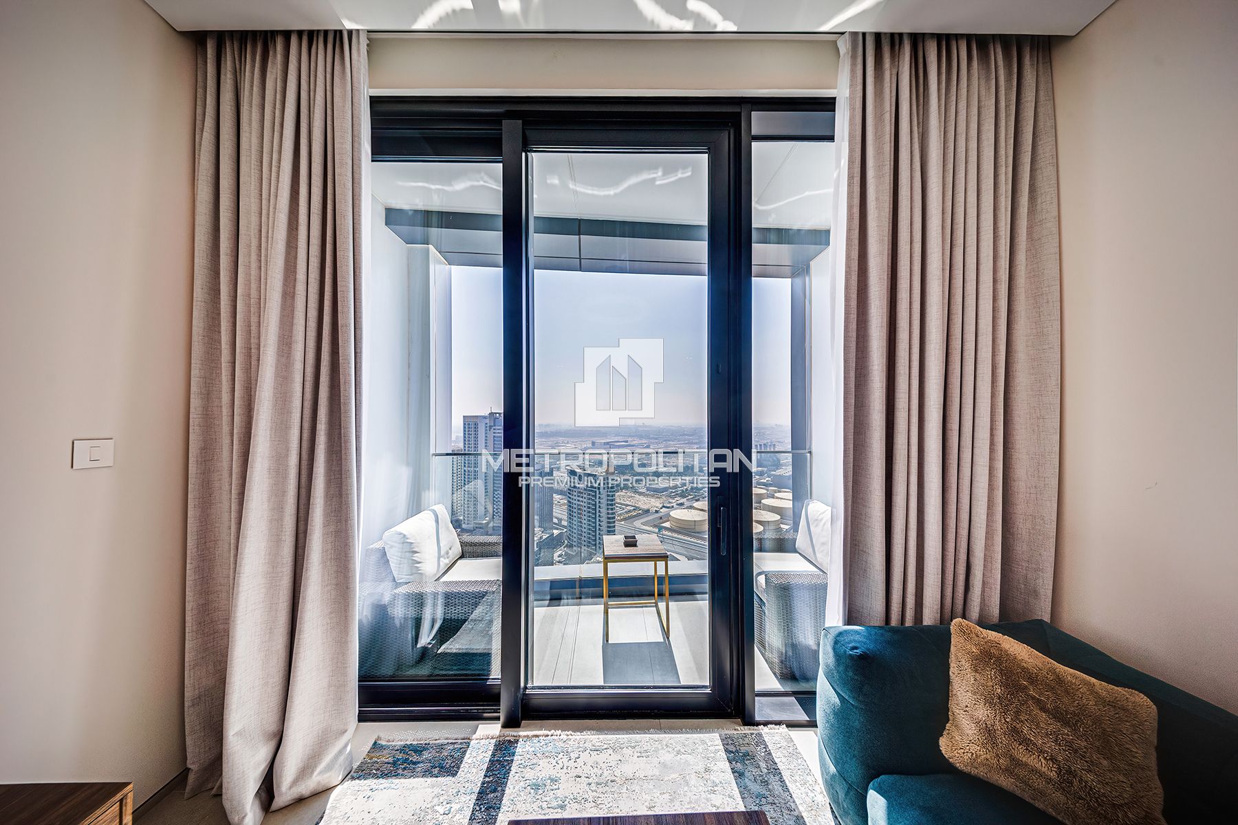 Image - Jumeirah Gate Tower 1, Jumeirah Beach Residence, Dubai | Project - Apartment