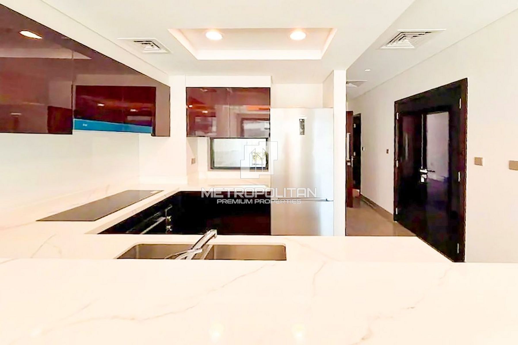 4BR plus Maids Silver Springs | Single Row photo-8