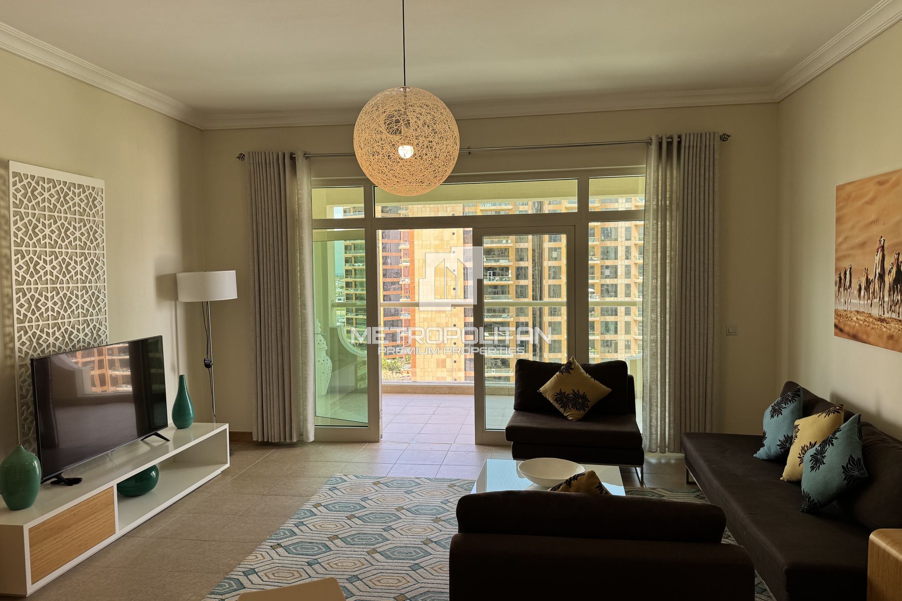 Part Sea Views | Modern Unit | Vacant | Furnished