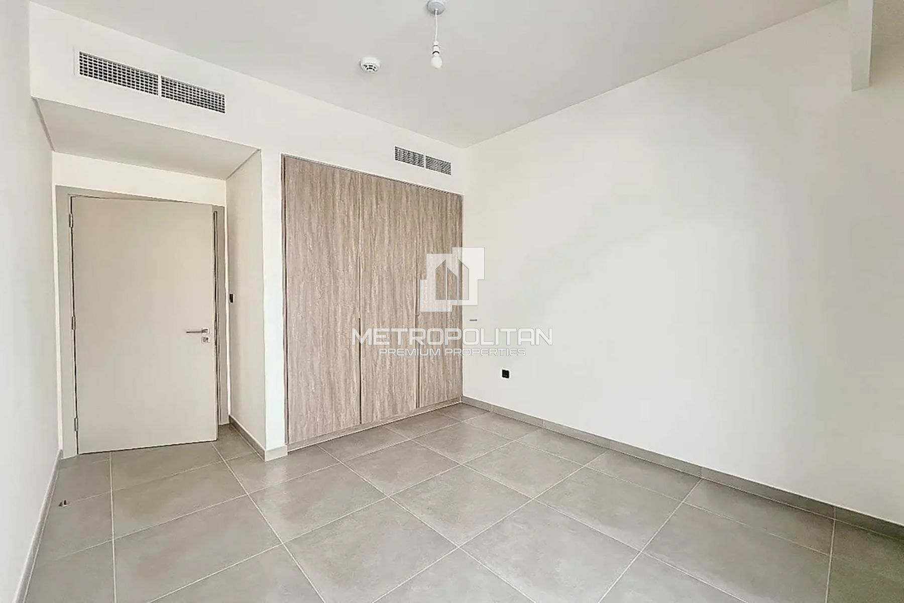 Vacant Now | Prime Location | Iris Layout photo-4