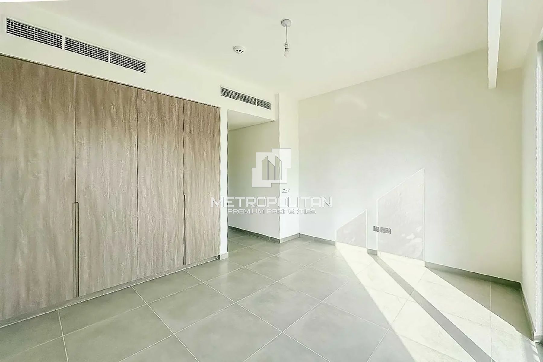 Vacant Now | Prime Location | Iris Layout photo-10