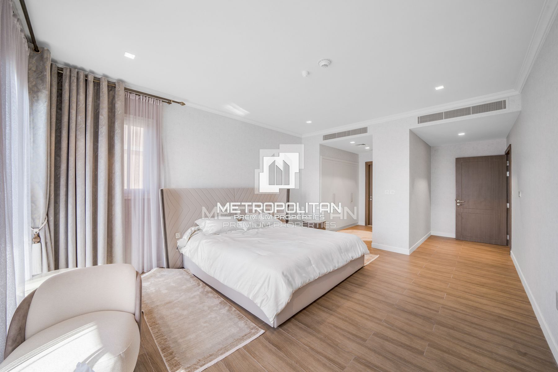 Sea View | Vacant April 20th | Luxury Living