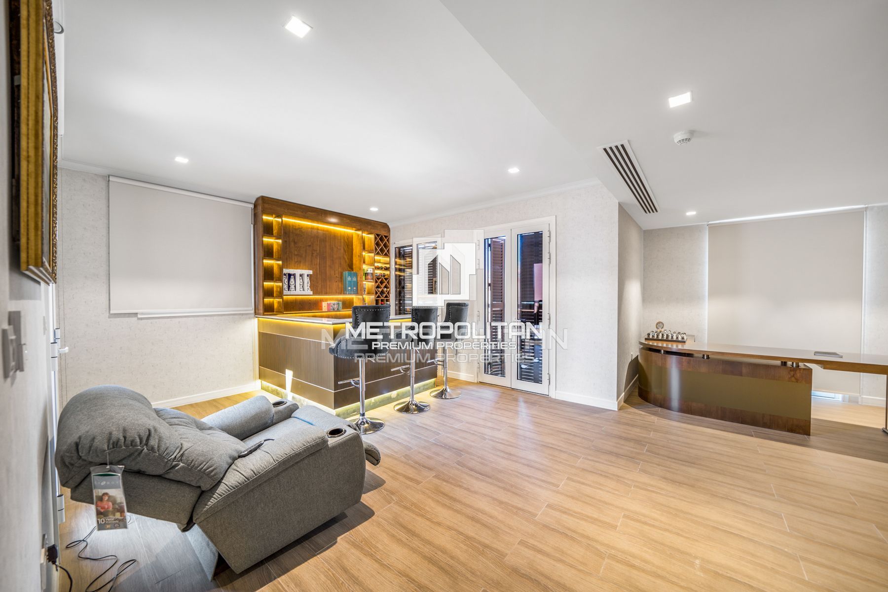 Sea View | Vacant April 20th | Luxury Living