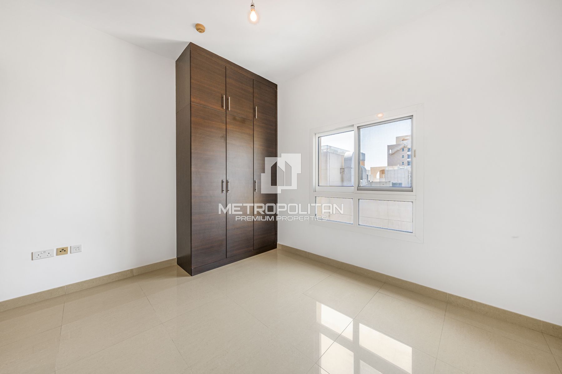 2 Car Park | Vacant | Large Terrace
